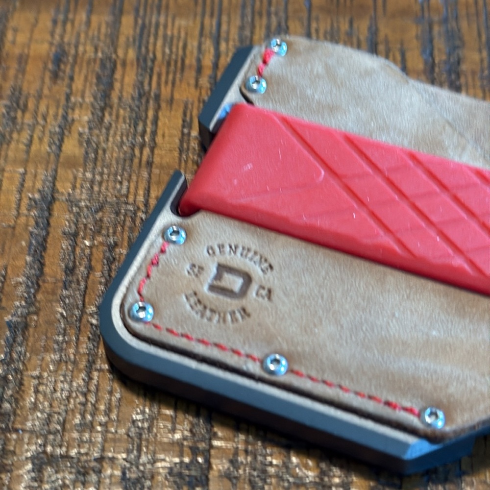 Dango Red and Tan minimalist wallet - Picture 3 of 3